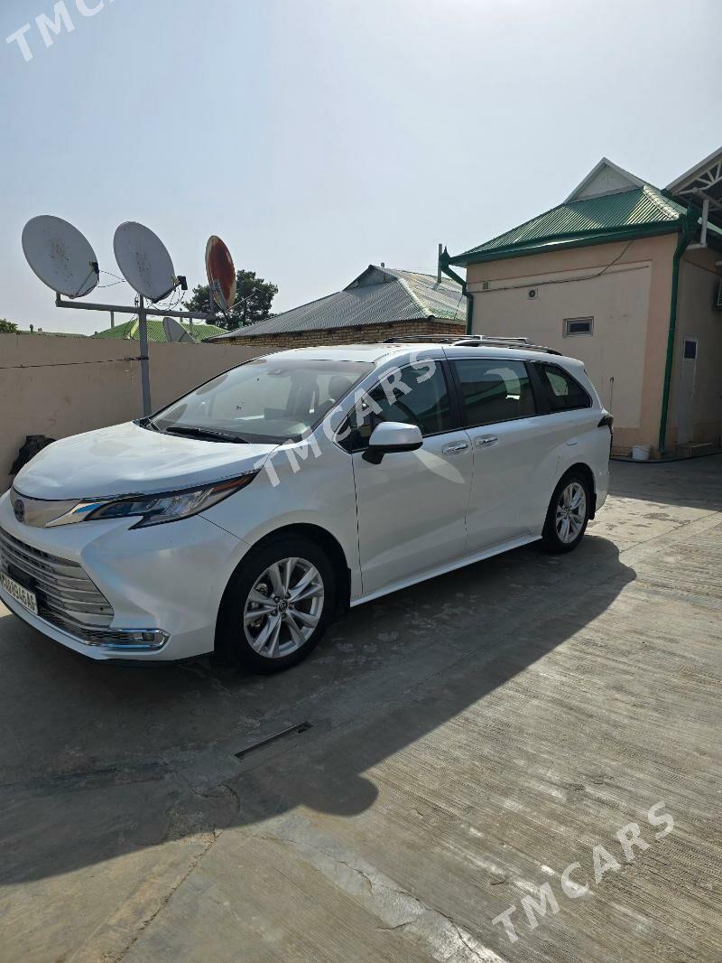 Toyota Sienna 2022 - 450 000 TMT - Ашхабад - img 4