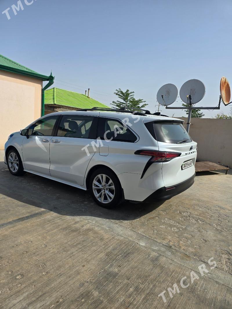 Toyota Sienna 2022 - 450 000 TMT - Ашхабад - img 2