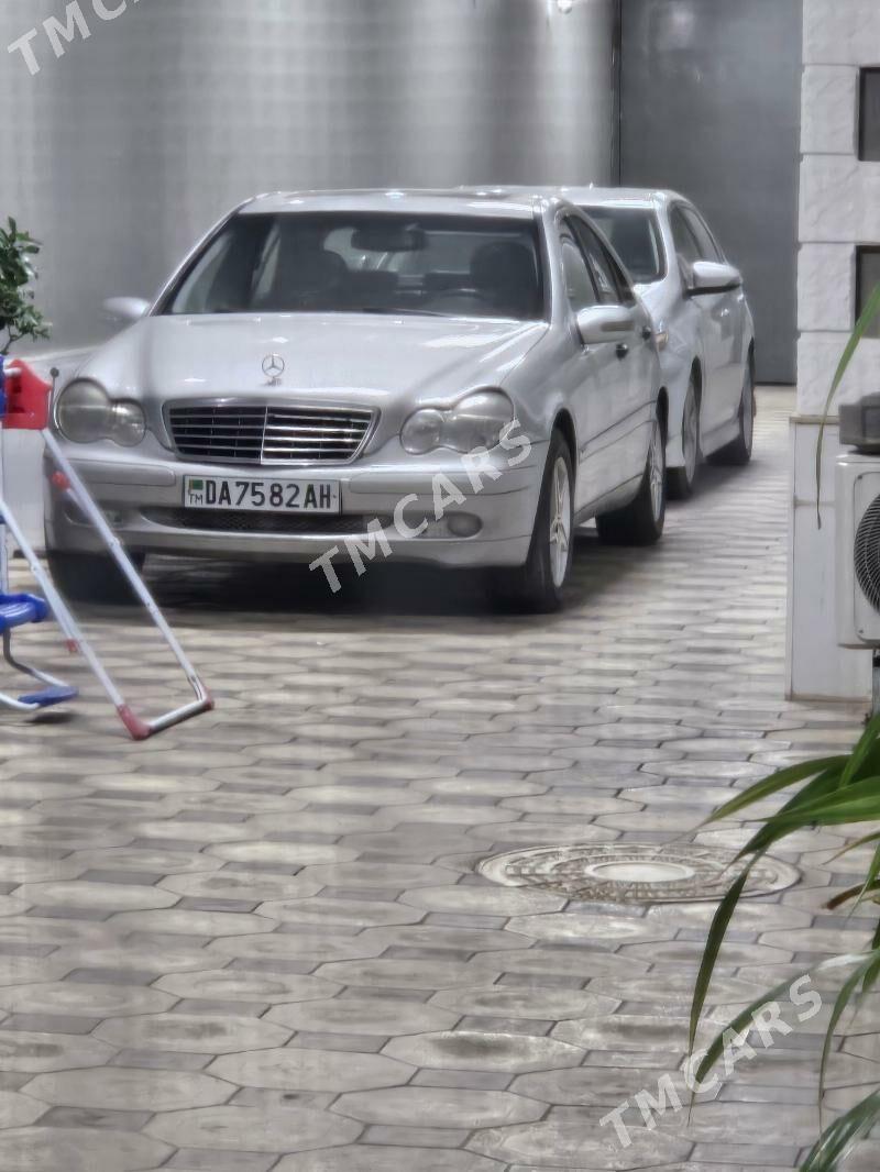 Mercedes-Benz C250 2000 - 81 000 TMT - Серахс - img 2