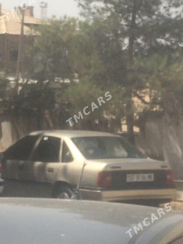 Opel Vectra 1990 - 26 000 TMT - Mary - img 6
