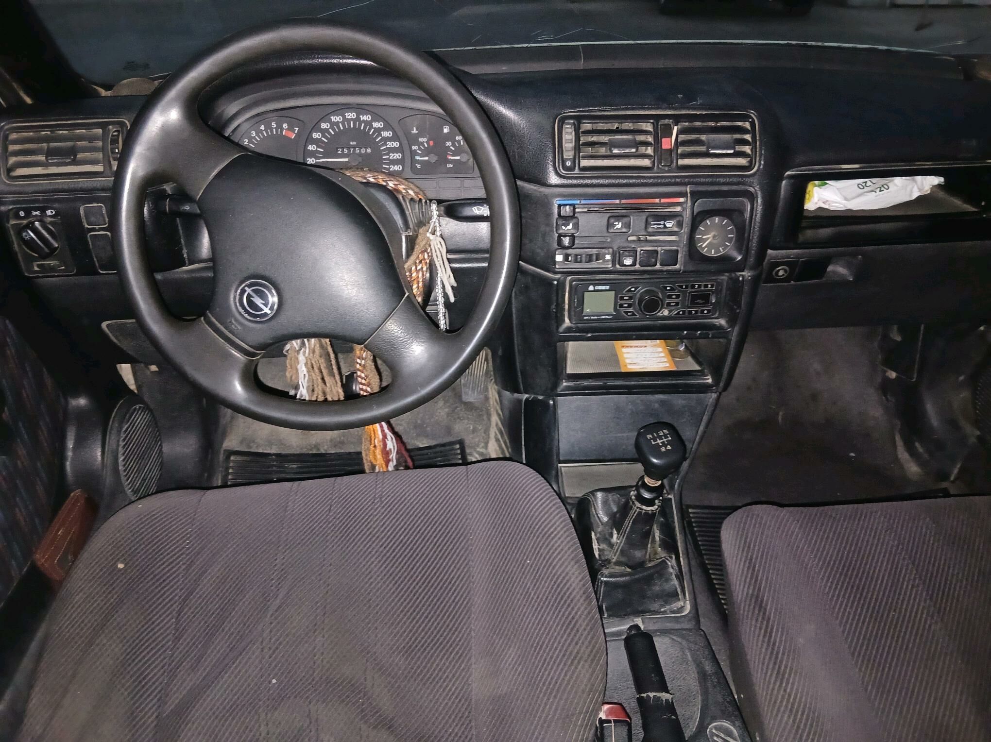 Opel Vectra 1991 - 25 000 TMT - Кака - img 5
