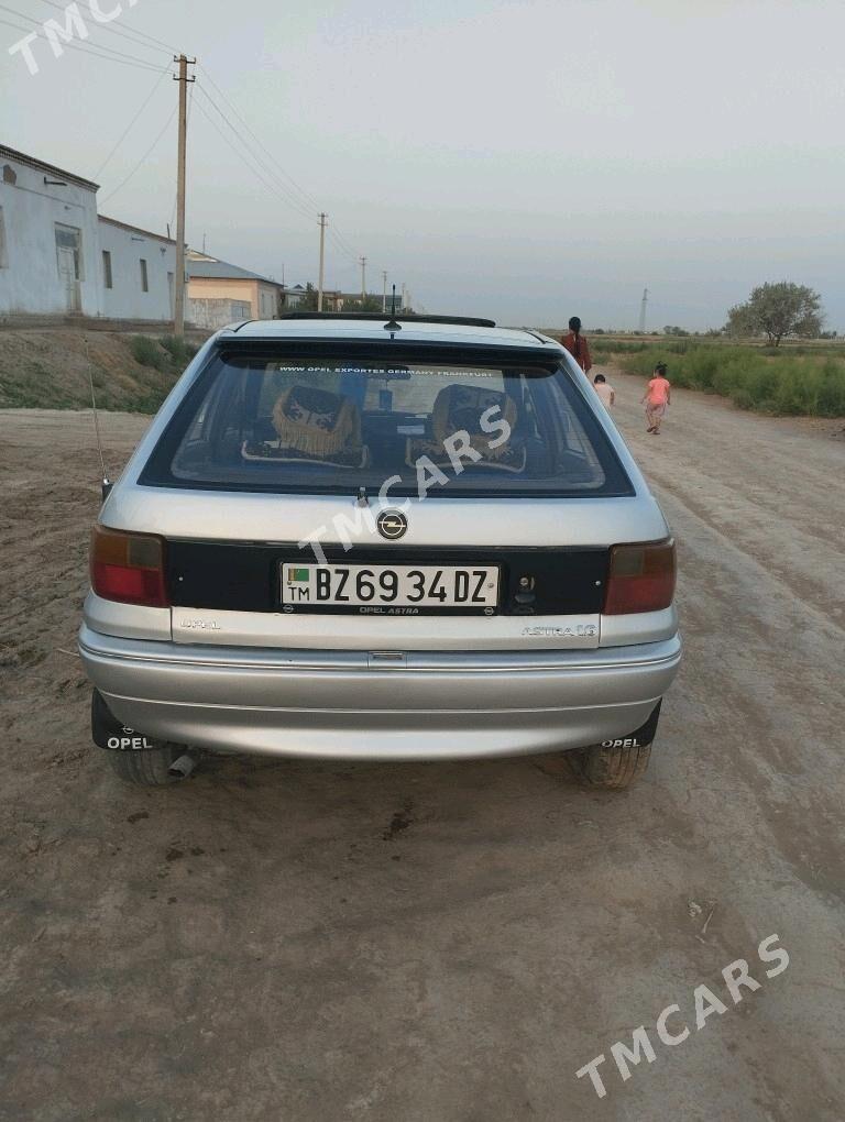 Opel Astra 1993 - 38 000 TMT - Şabat etr. - img 2
