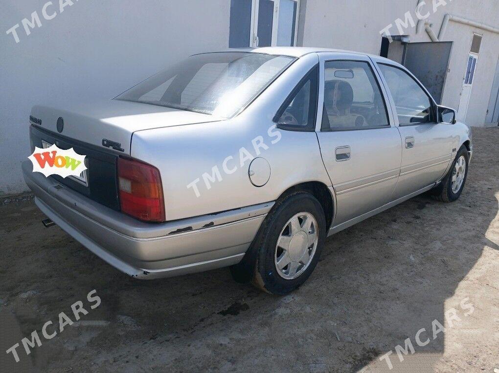 Opel Vectra 1989 - 25 000 TMT - Ёлётен - img 2