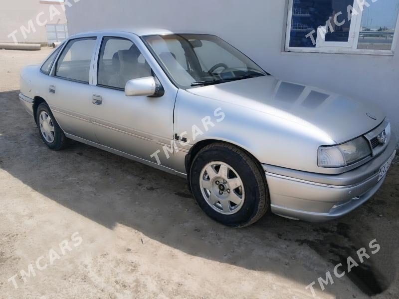 Opel Vectra 1989 - 25 000 TMT - Ёлётен - img 3