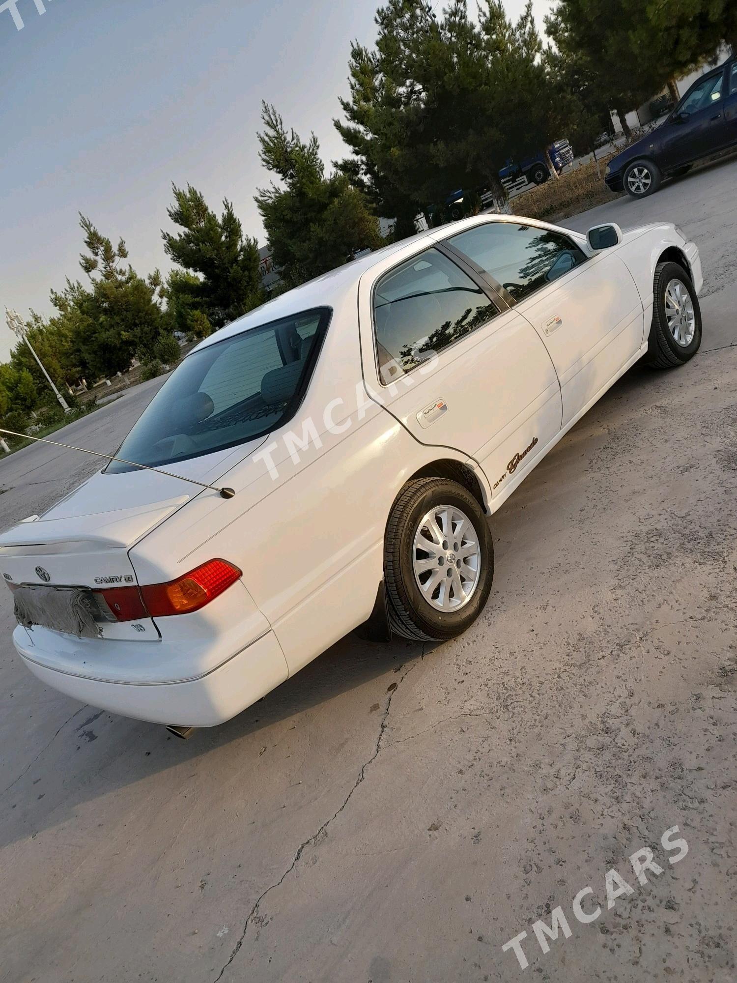 Toyota Camry 2000 - 138 000 TMT - Саят - img 8