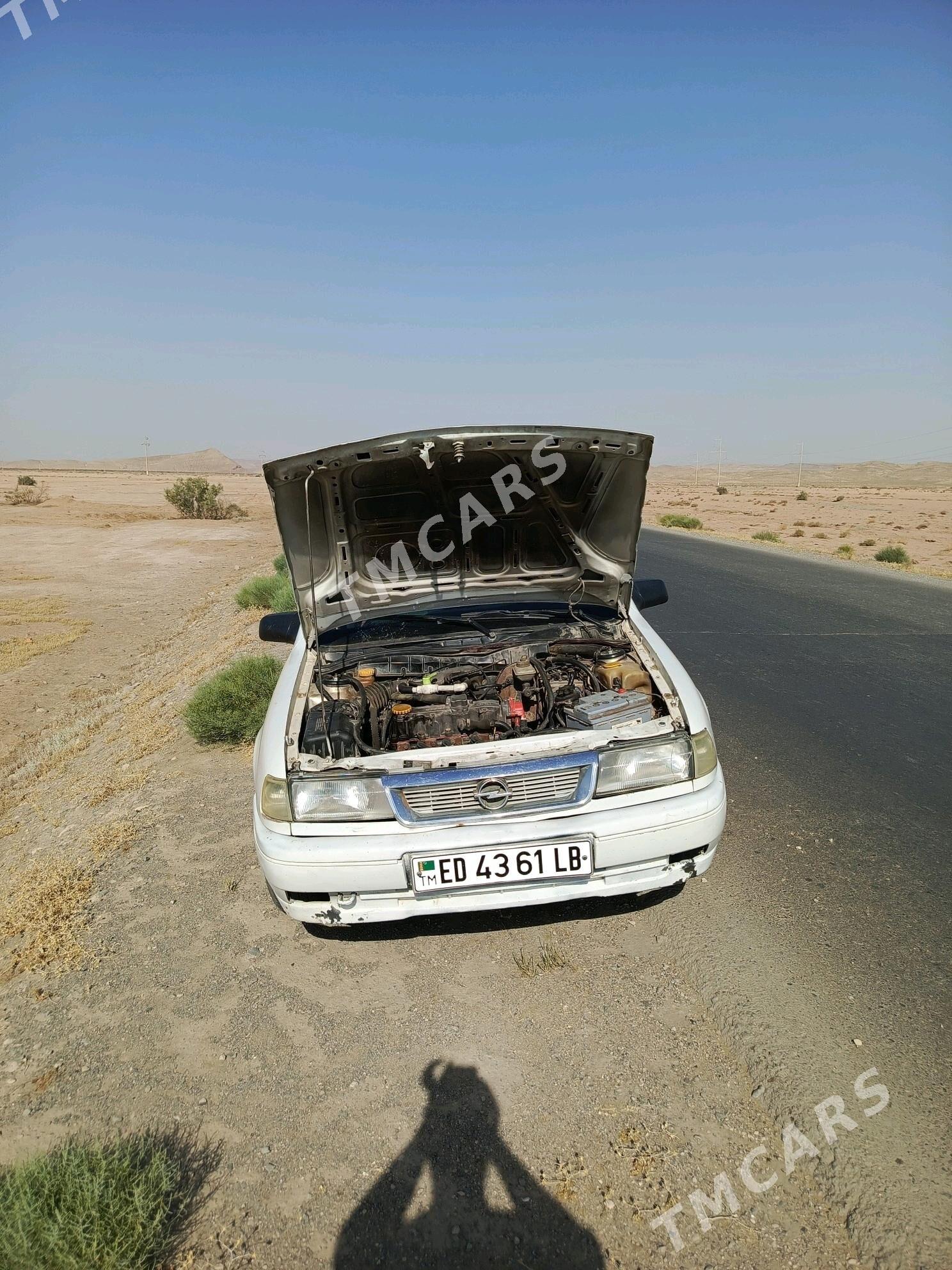 Opel Vectra 1992 - 25 000 TMT - Magdanly - img 4