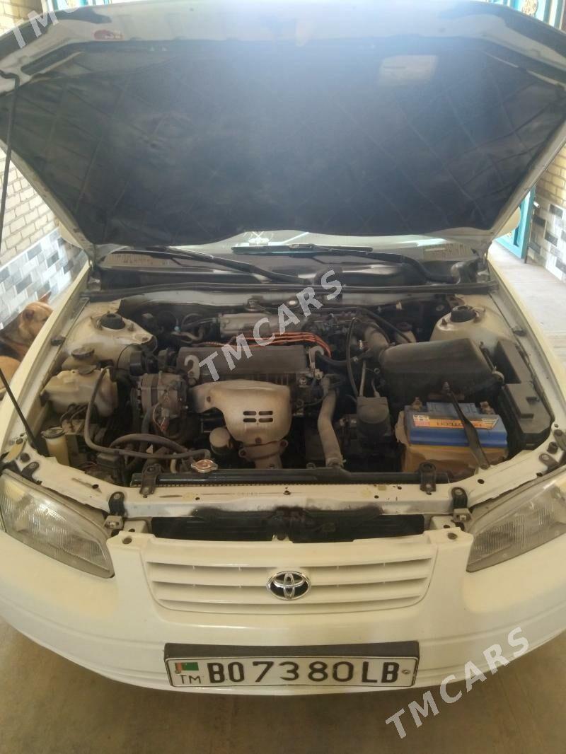 Toyota Camry 1998 - 135 000 TMT - Saýat - img 2
