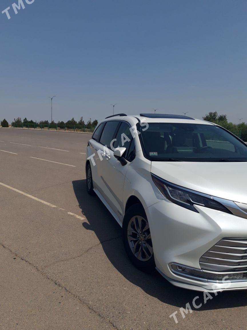 Toyota Sienna 2021 - 575 000 TMT - Aşgabat - img 2