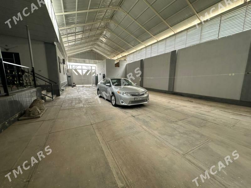 Toyota Camry 2012 - 190 000 TMT - Теджен - img 6