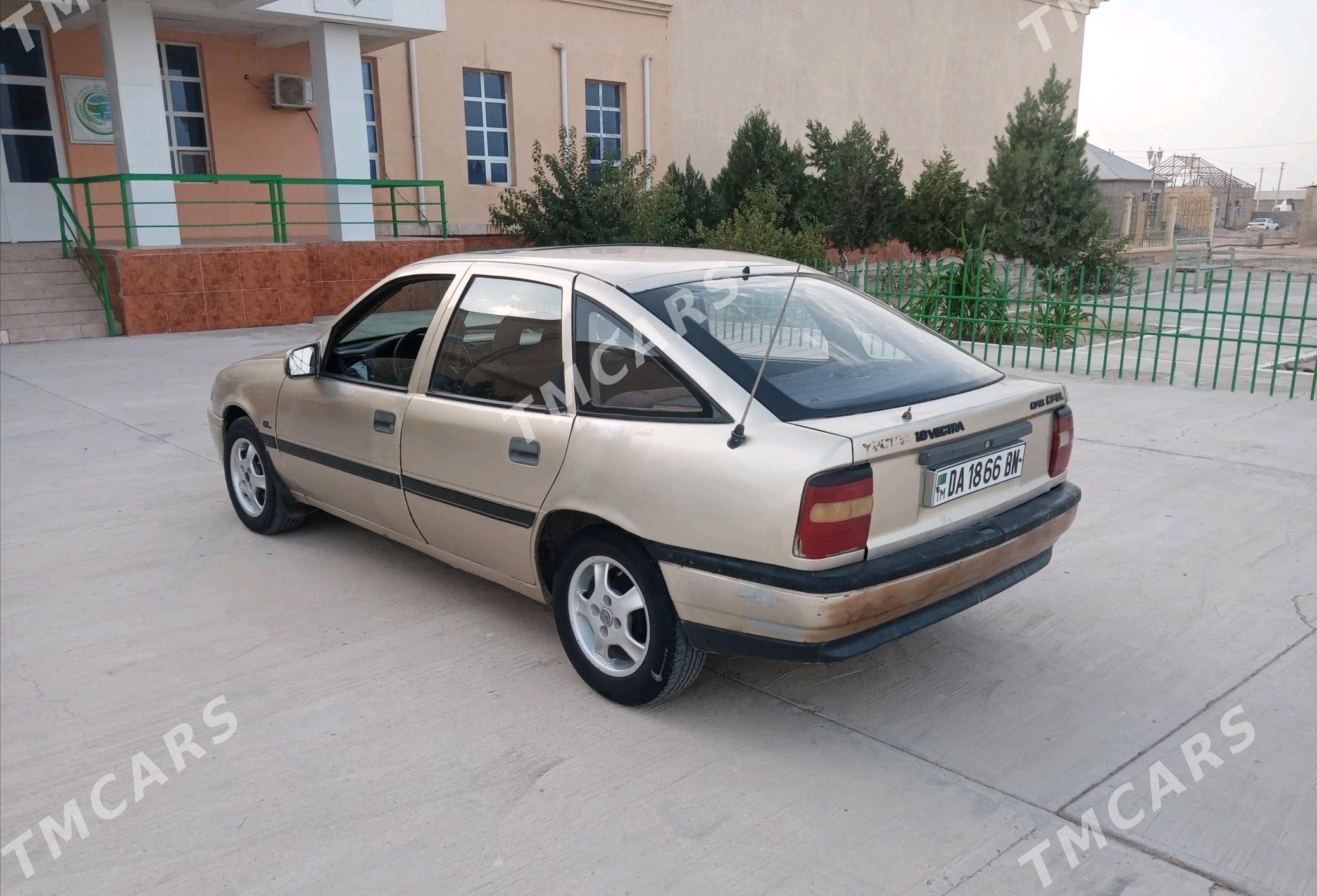 Opel Vectra 1989 - 21 000 TMT - Gumdag - img 2