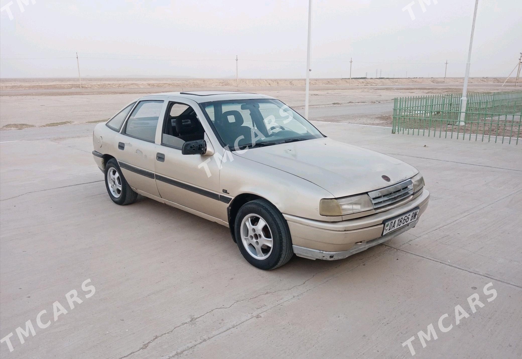 Opel Vectra 1989 - 21 000 TMT - Gumdag - img 4