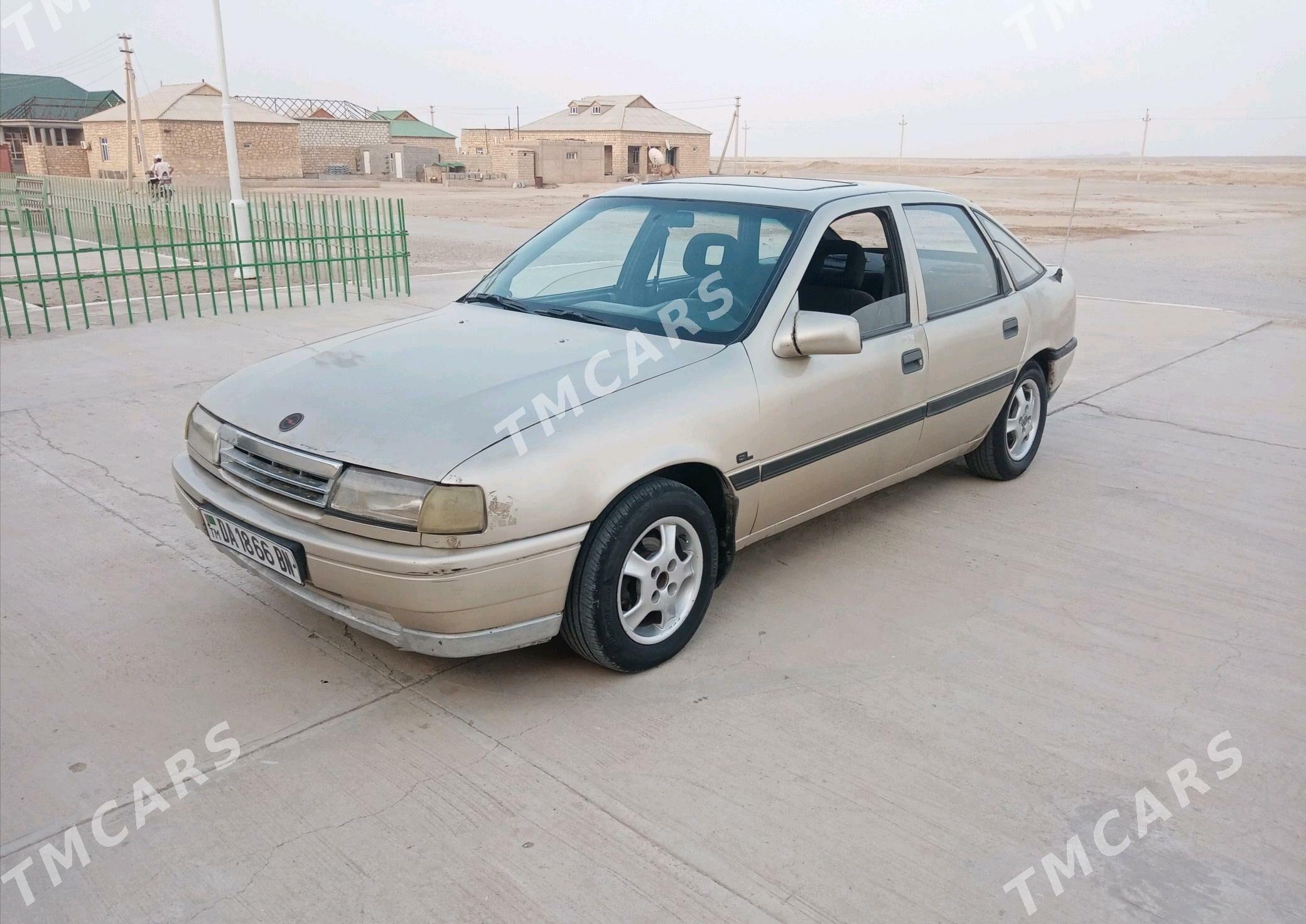 Opel Vectra 1989 - 21 000 TMT - Gumdag - img 3
