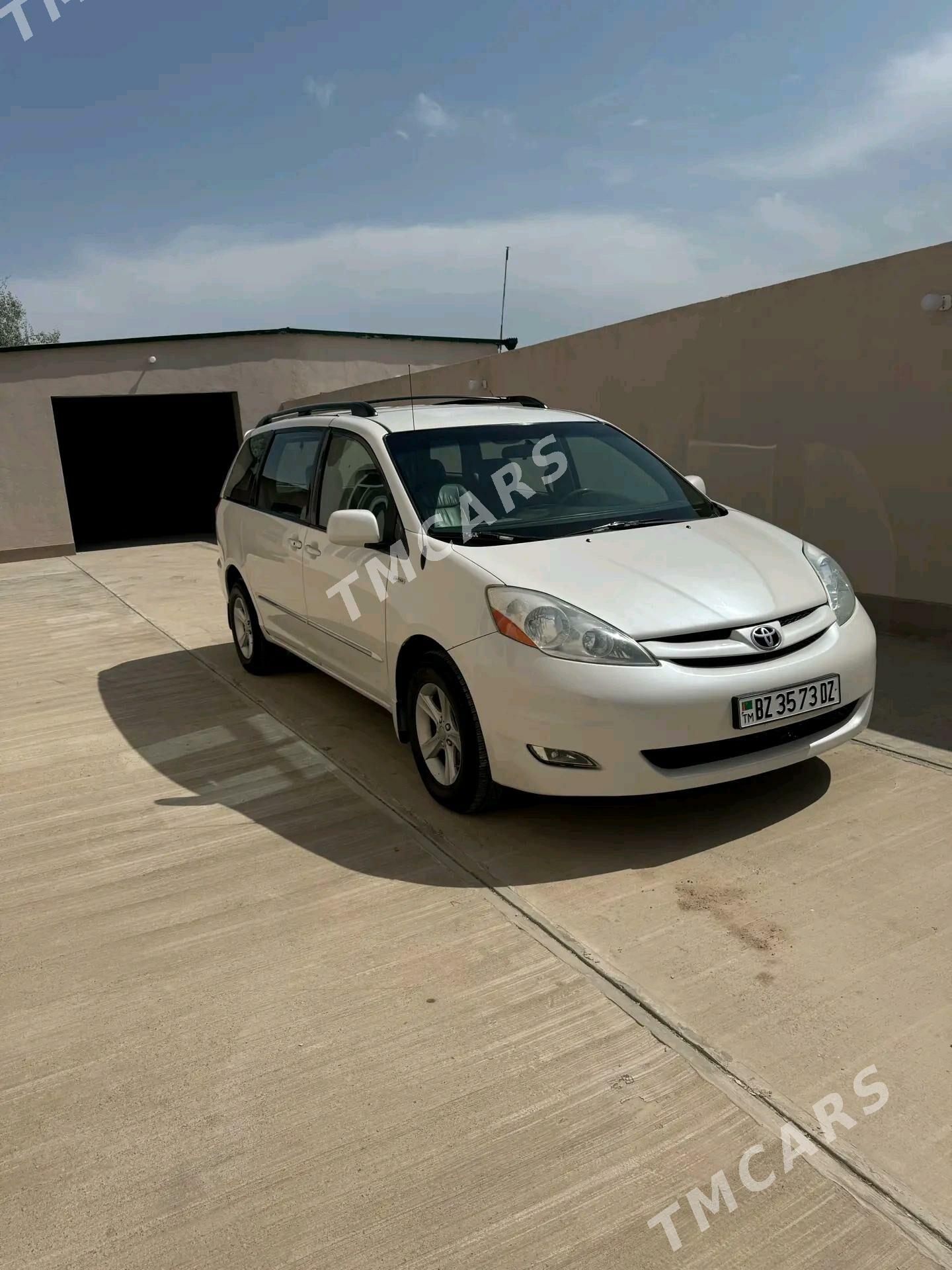Toyota Sienna 2008 - 250 000 TMT - Gurbansoltan Eje - img 4