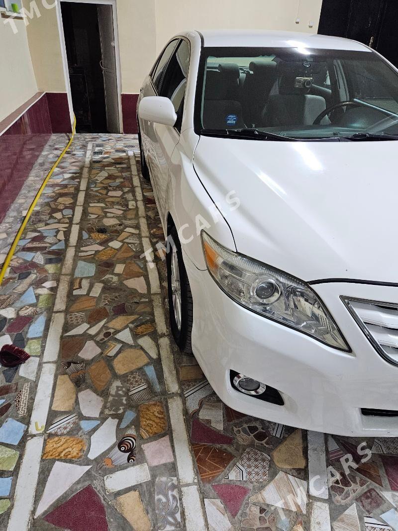 Toyota Camry 2011 - 200 000 TMT - Дашогуз - img 2