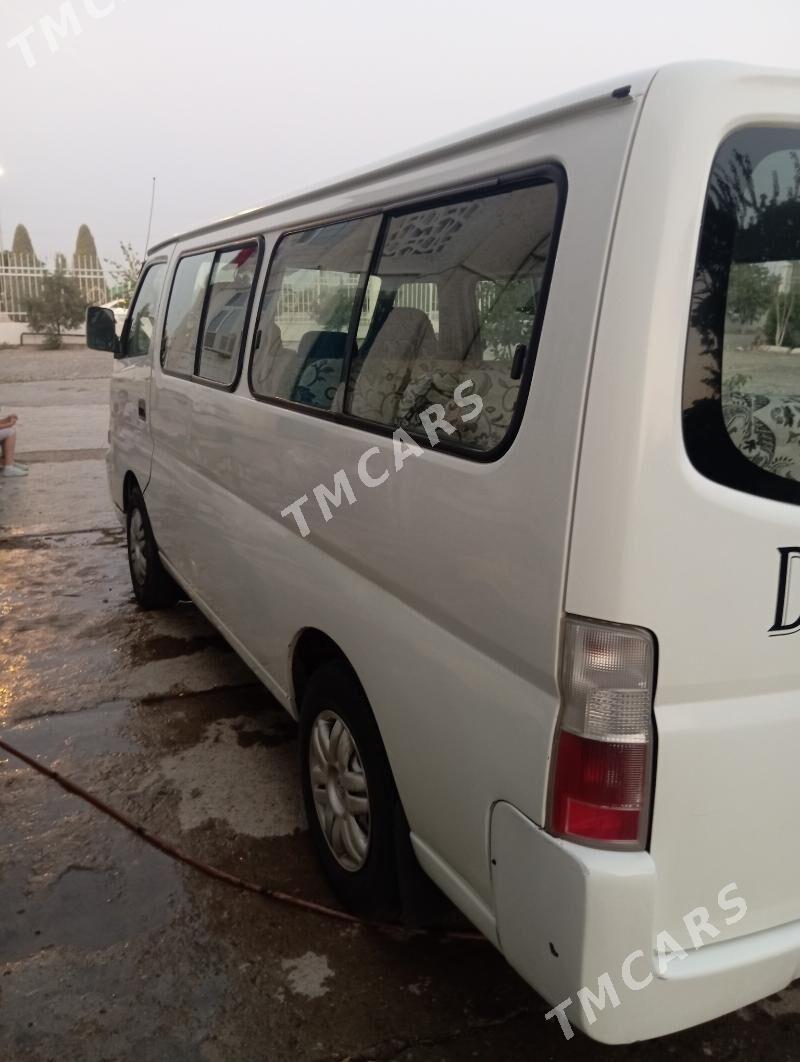 Nissan Urvan 2004 - 130 000 TMT - Бекреве - img 2