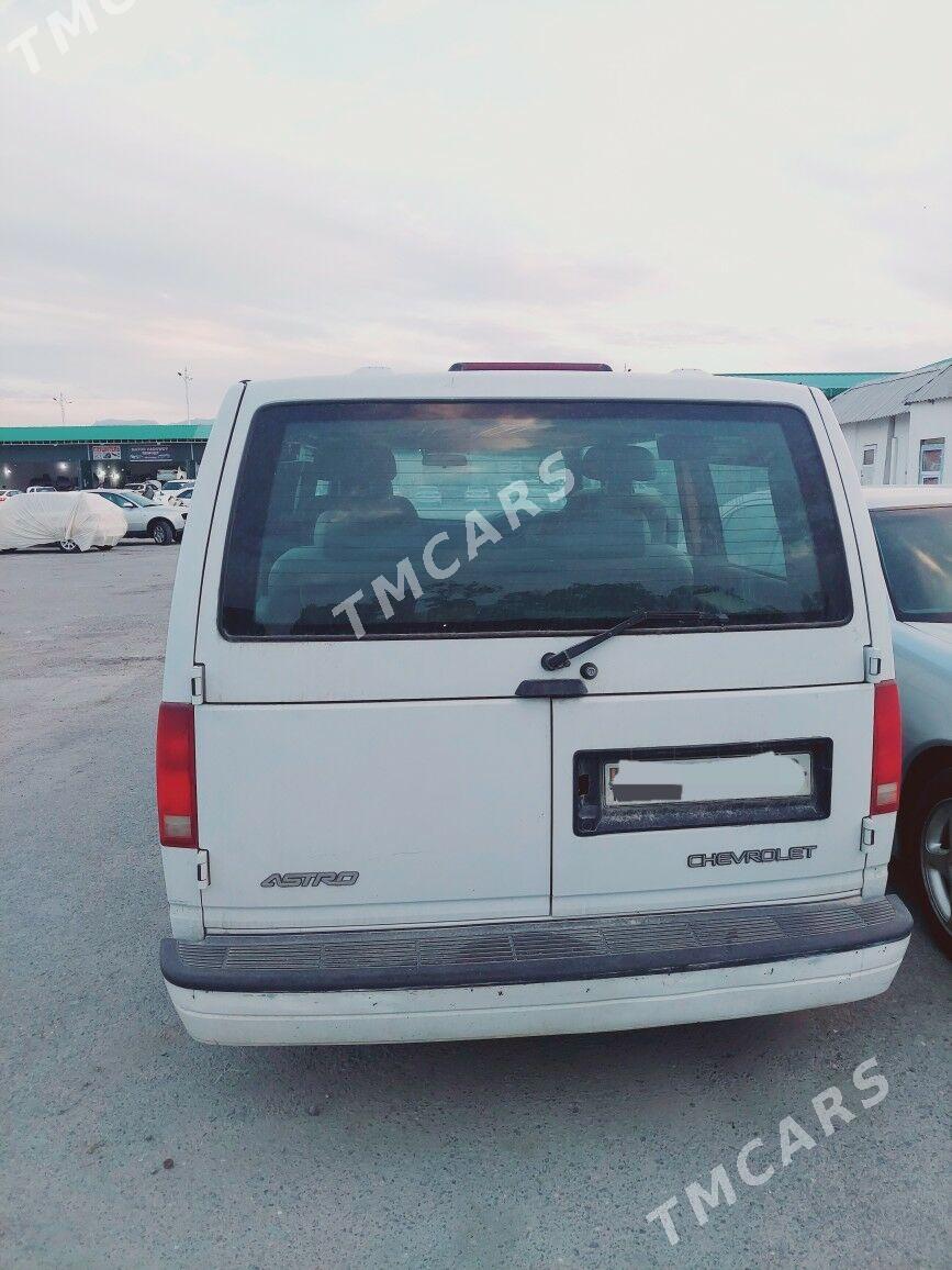 Chevrolet Astro 2000 - 50 000 TMT - Änew - img 3