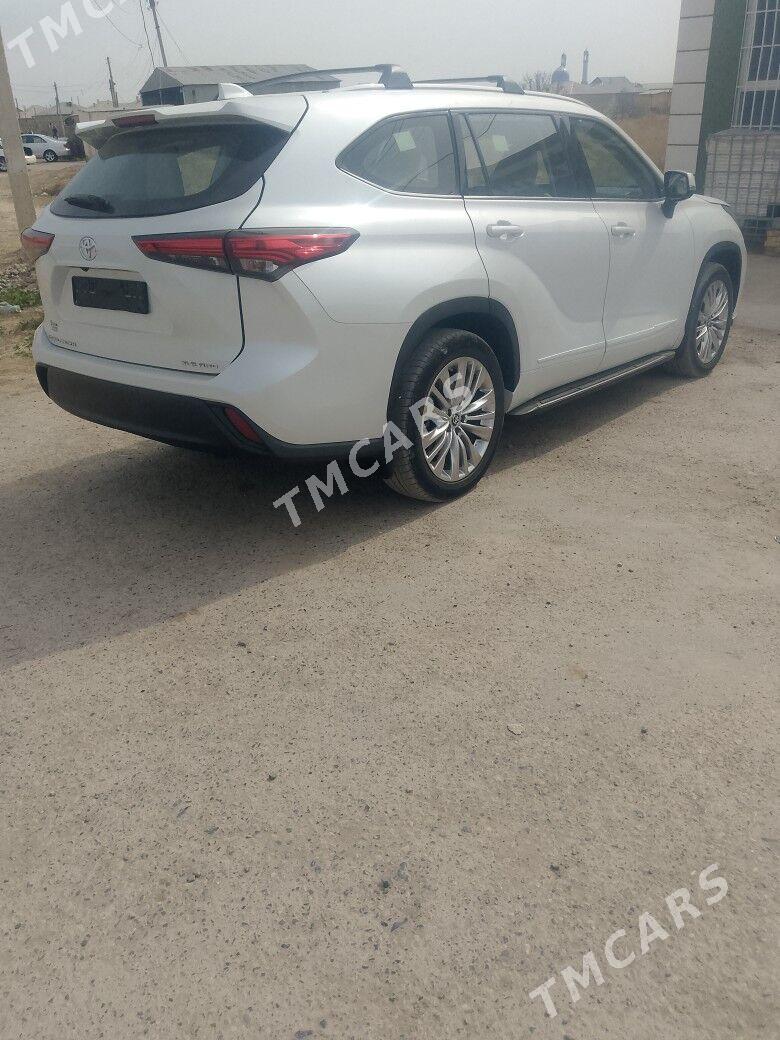 Toyota Highlander 2022 - 620 000 TMT - Мургап - img 9