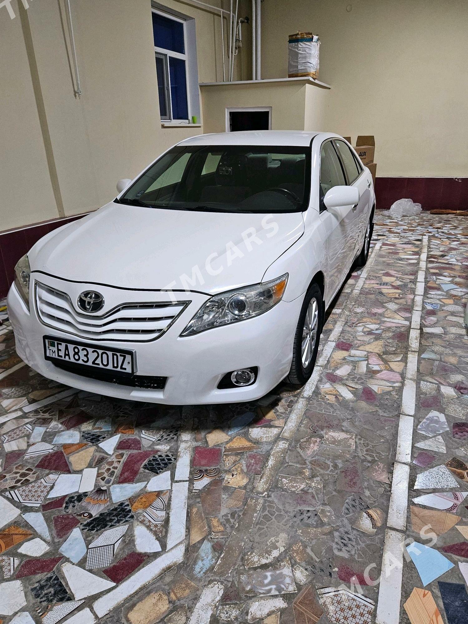 Toyota Camry 2011 - 200 000 TMT - Дашогуз - img 4