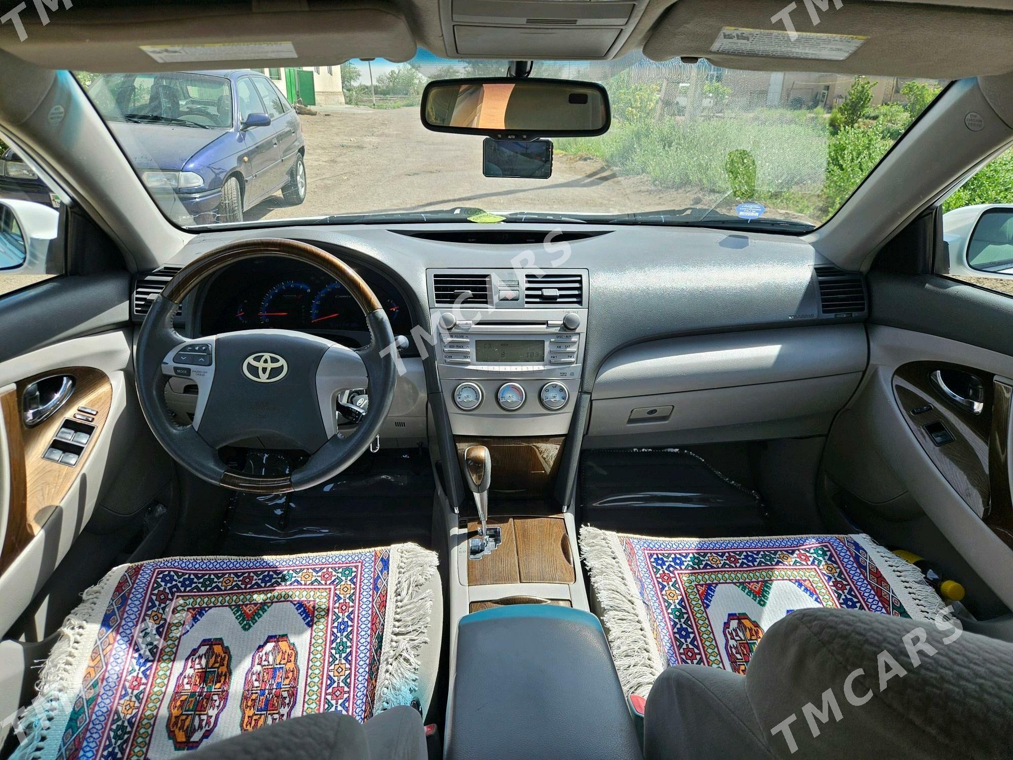 Toyota Camry 2011 - 200 000 TMT - Дашогуз - img 8