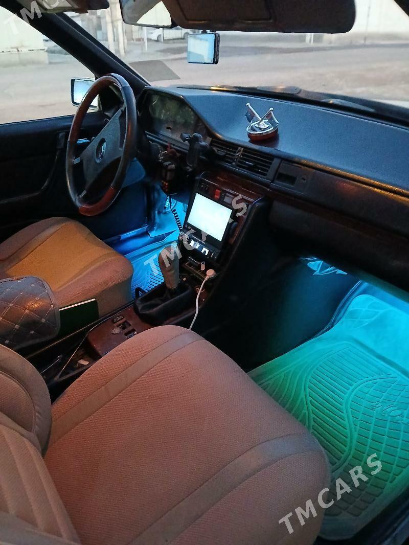 Mercedes-Benz 230E 1993 - 35 000 TMT - Кёнеургенч - img 2