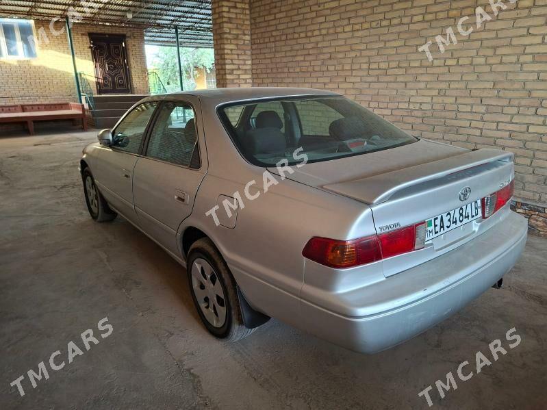 Toyota Camry 2000 - 126 000 TMT - Halaç - img 5