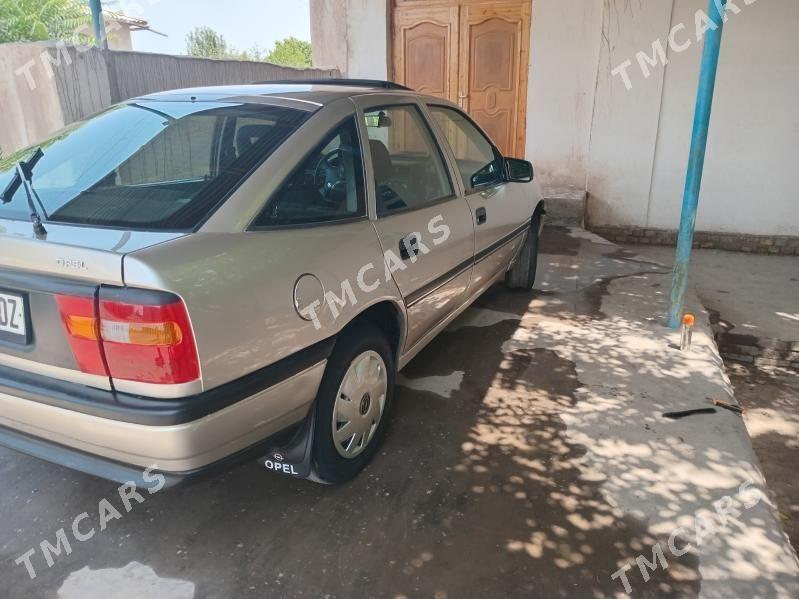Opel Vectra 1992 - 30 000 TMT - Дашогуз - img 4