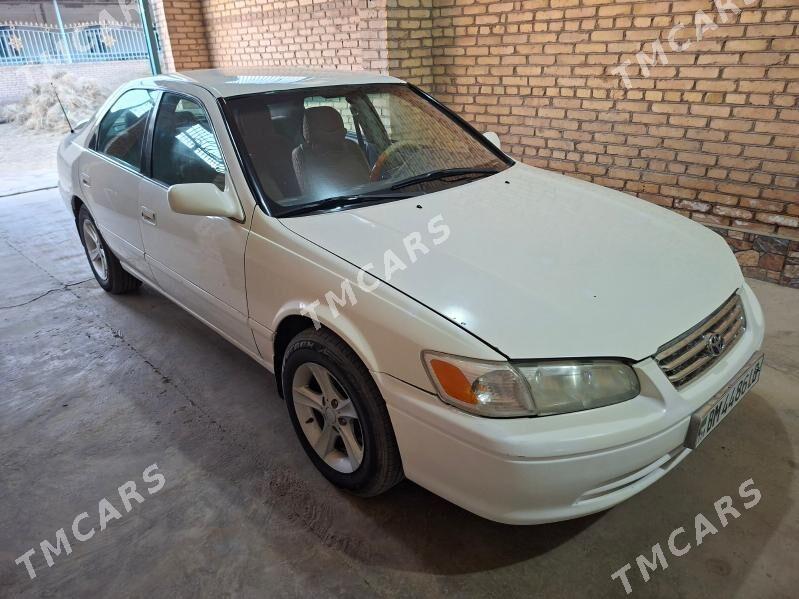 Toyota Camry 2001 - 132 000 TMT - Halaç - img 4