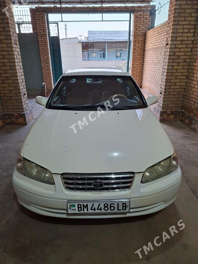 Toyota Camry 2001 - 132 000 TMT - Halaç - img 2