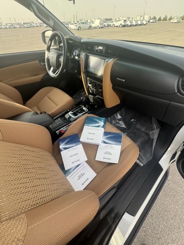 Toyota Fortuner 2024 - 670 000 TMT - Aşgabat - img 9