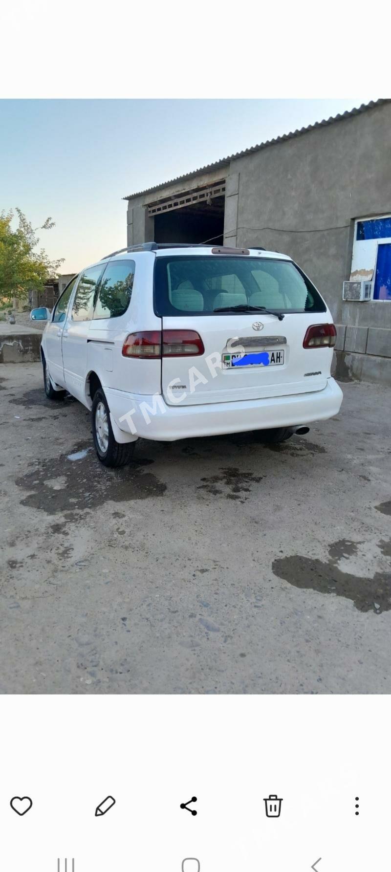 Toyota Sienna 2001 - 135 000 TMT - Sarahs - img 5