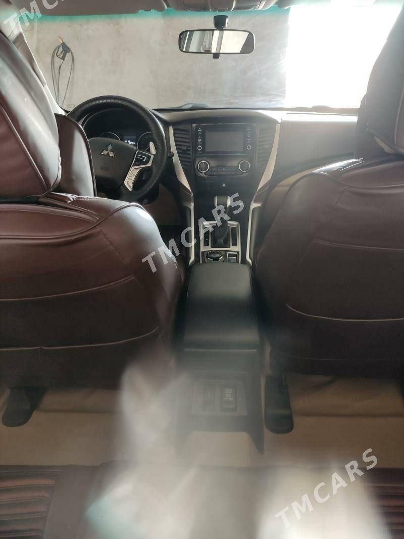 Mitsubishi Montero Sport 2019 - 395 000 TMT - Койтендаг - img 6