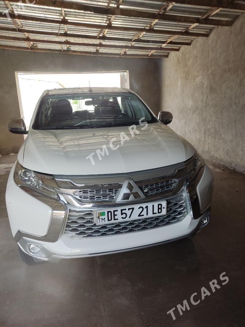 Mitsubishi Montero Sport 2019 - 395 000 TMT - Койтендаг - img 4