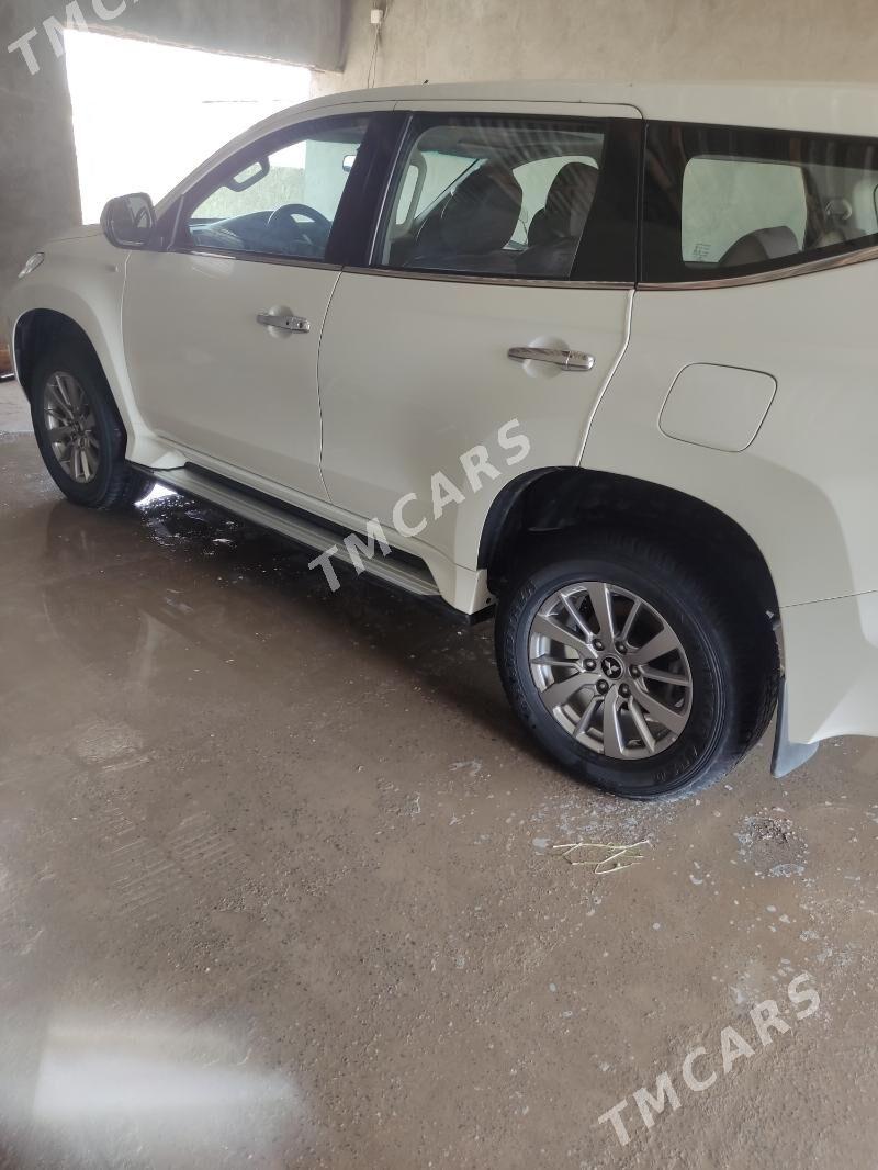 Mitsubishi Montero Sport 2019 - 395 000 TMT - Койтендаг - img 7