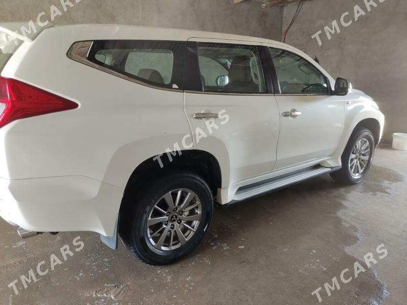 Mitsubishi Montero Sport 2019 - 395 000 TMT - Койтендаг - img 3
