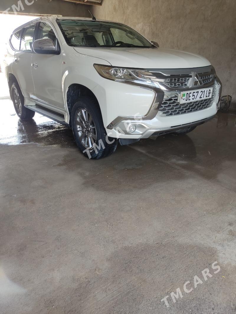 Mitsubishi Montero Sport 2019 - 395 000 TMT - Койтендаг - img 9