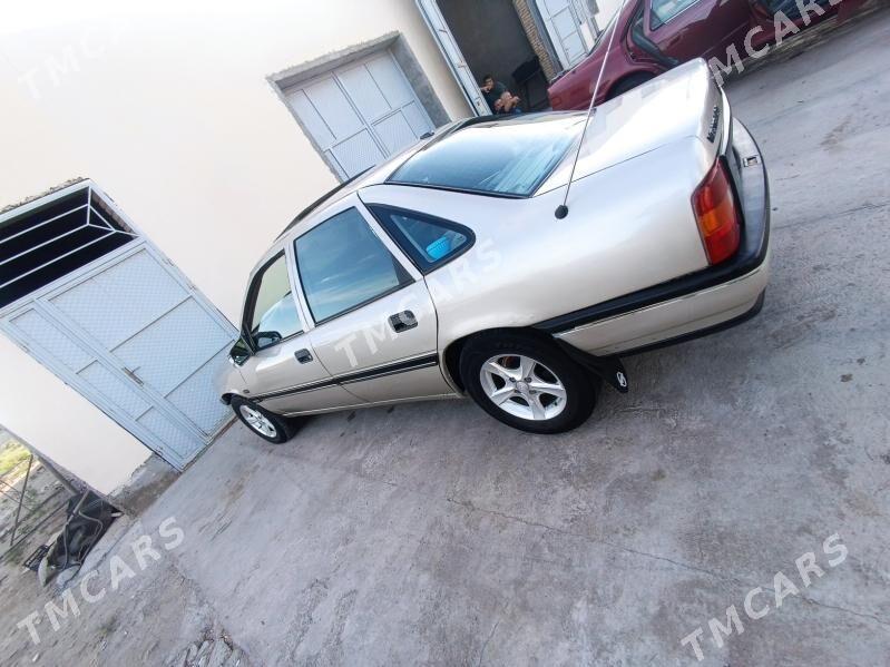 Opel Vectra 1991 - 35 000 TMT - Саят - img 8