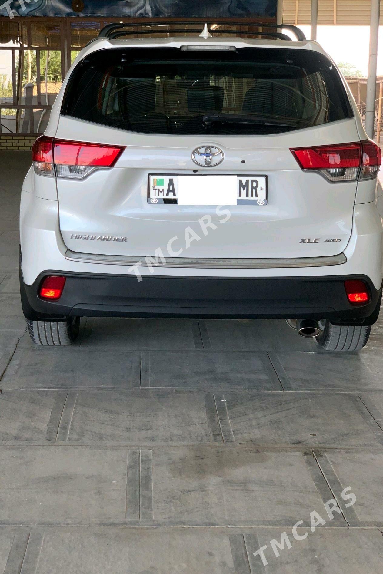 Toyota Highlander 2018 - 480 000 TMT - Мары - img 2