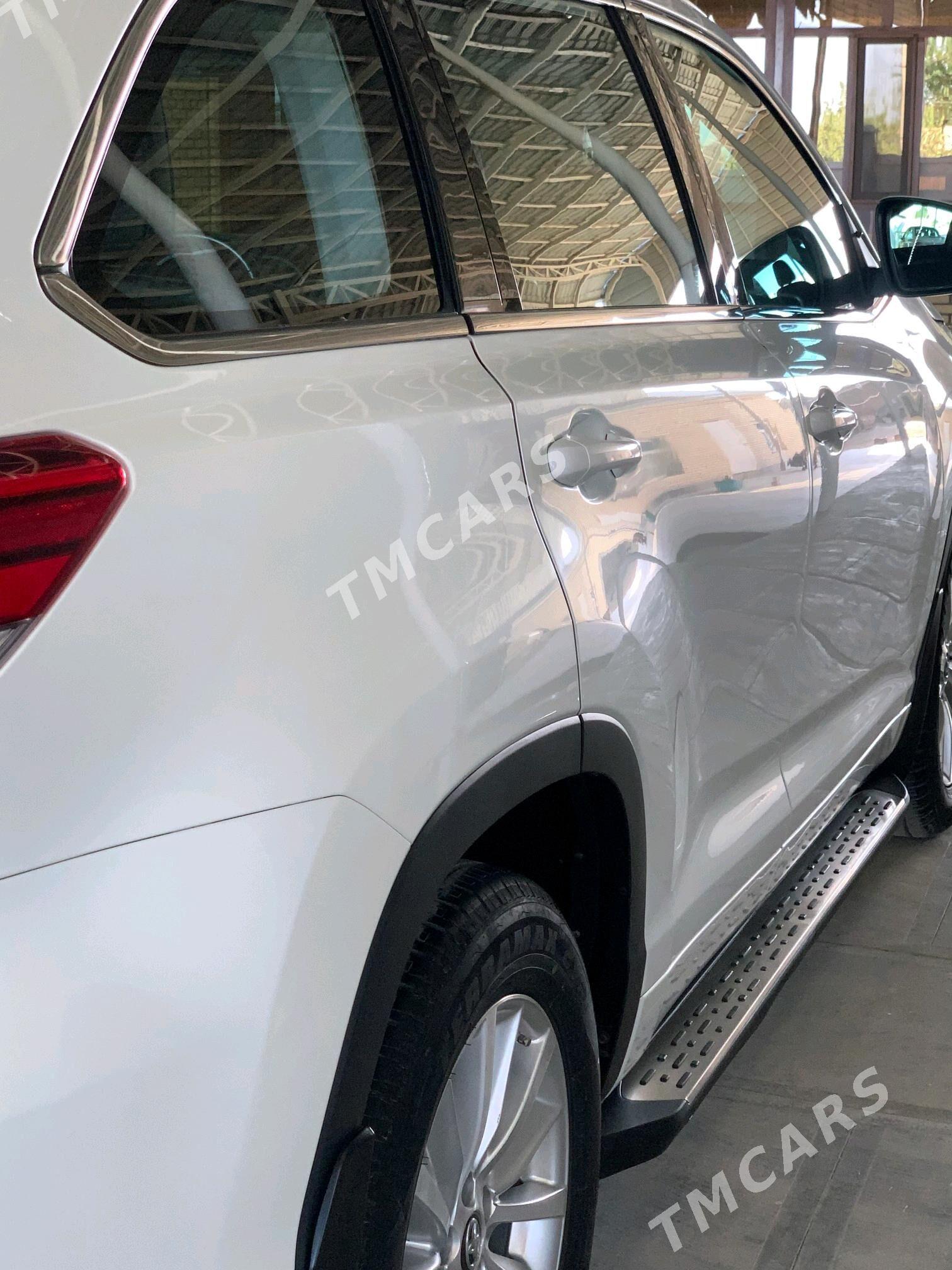 Toyota Highlander 2018 - 480 000 TMT - Мары - img 3