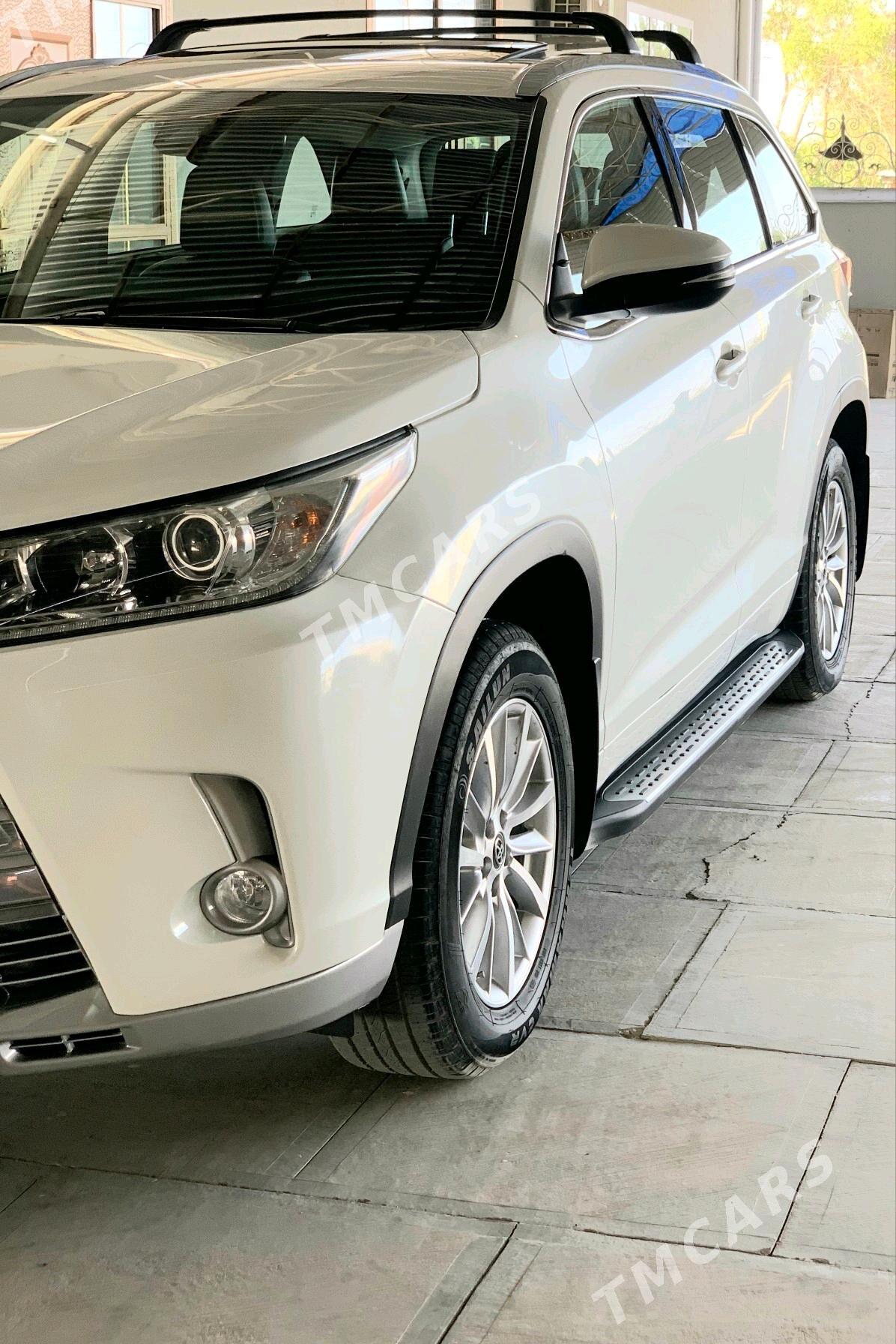 Toyota Highlander 2018 - 480 000 TMT - Мары - img 5