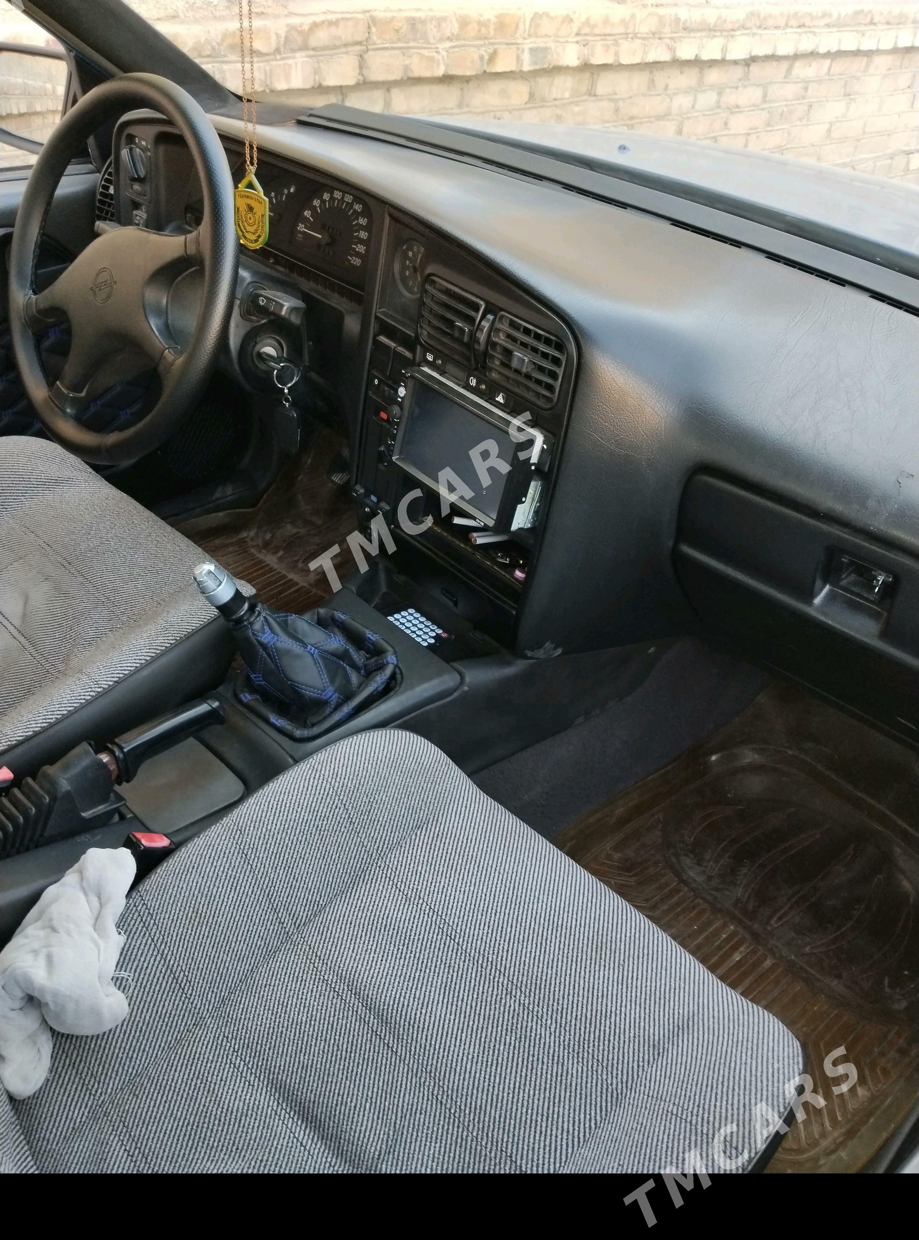 Opel Omega 1988 - 30 000 TMT - Мургап - img 6