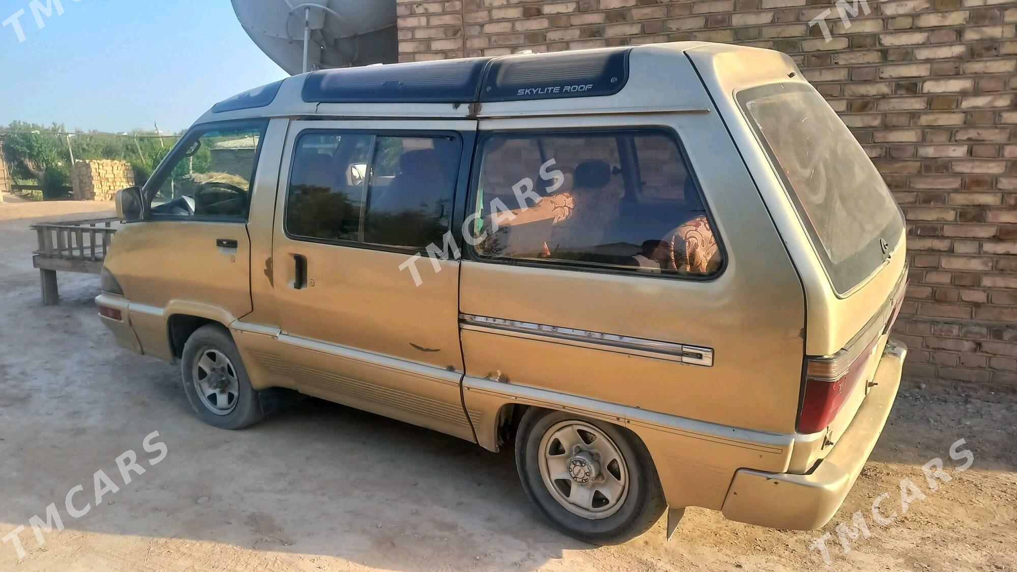 Toyota Hiace 1992 - 22 000 TMT - Мары - img 2
