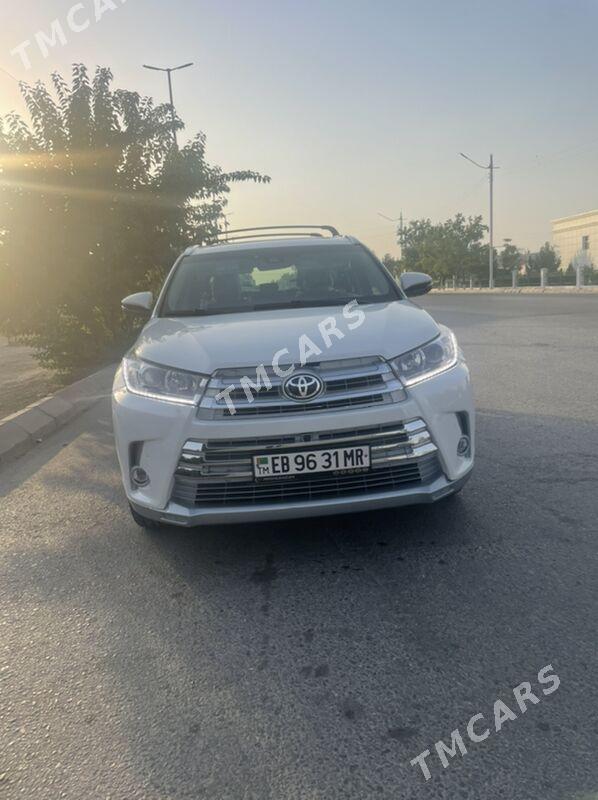 Toyota Highlander 2019 - 480 000 TMT - Мары - img 3
