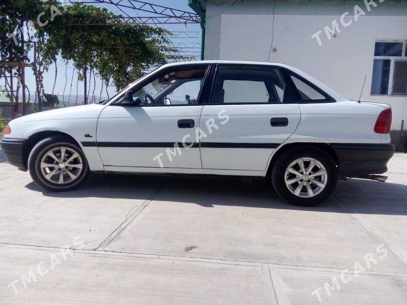 Opel Astra 1992 - 30 000 TMT - Magtymguly - img 4