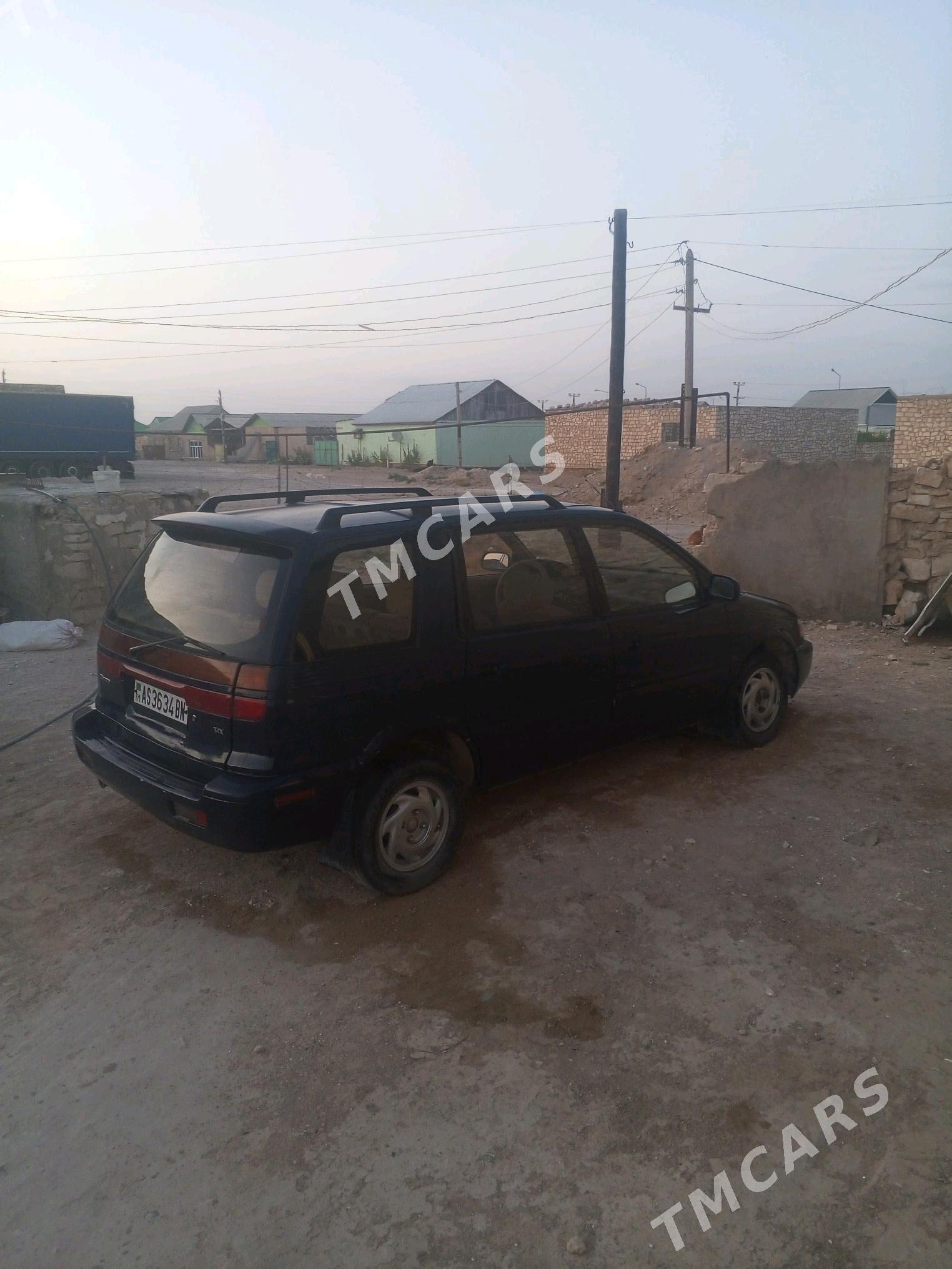 Mitsubishi Chariot 1993 - 13 000 TMT - Туркменбаши - img 4