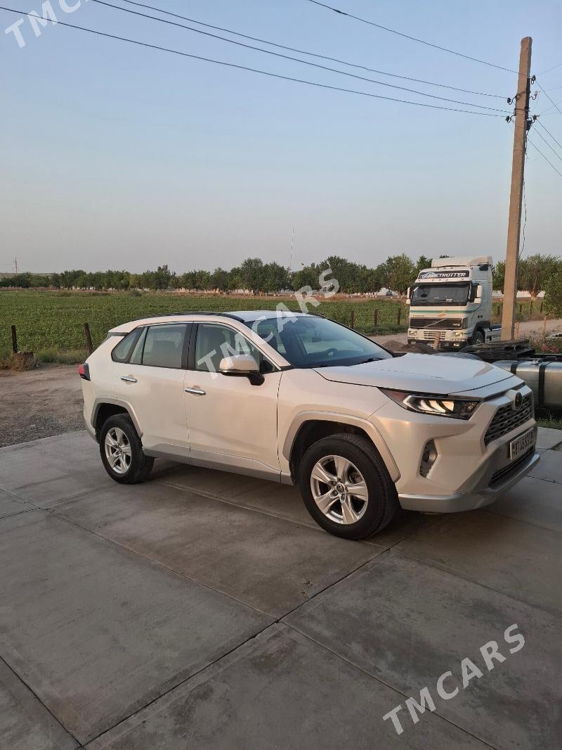 Toyota RAV4 2021 - 440 000 TMT - Фарап - img 3