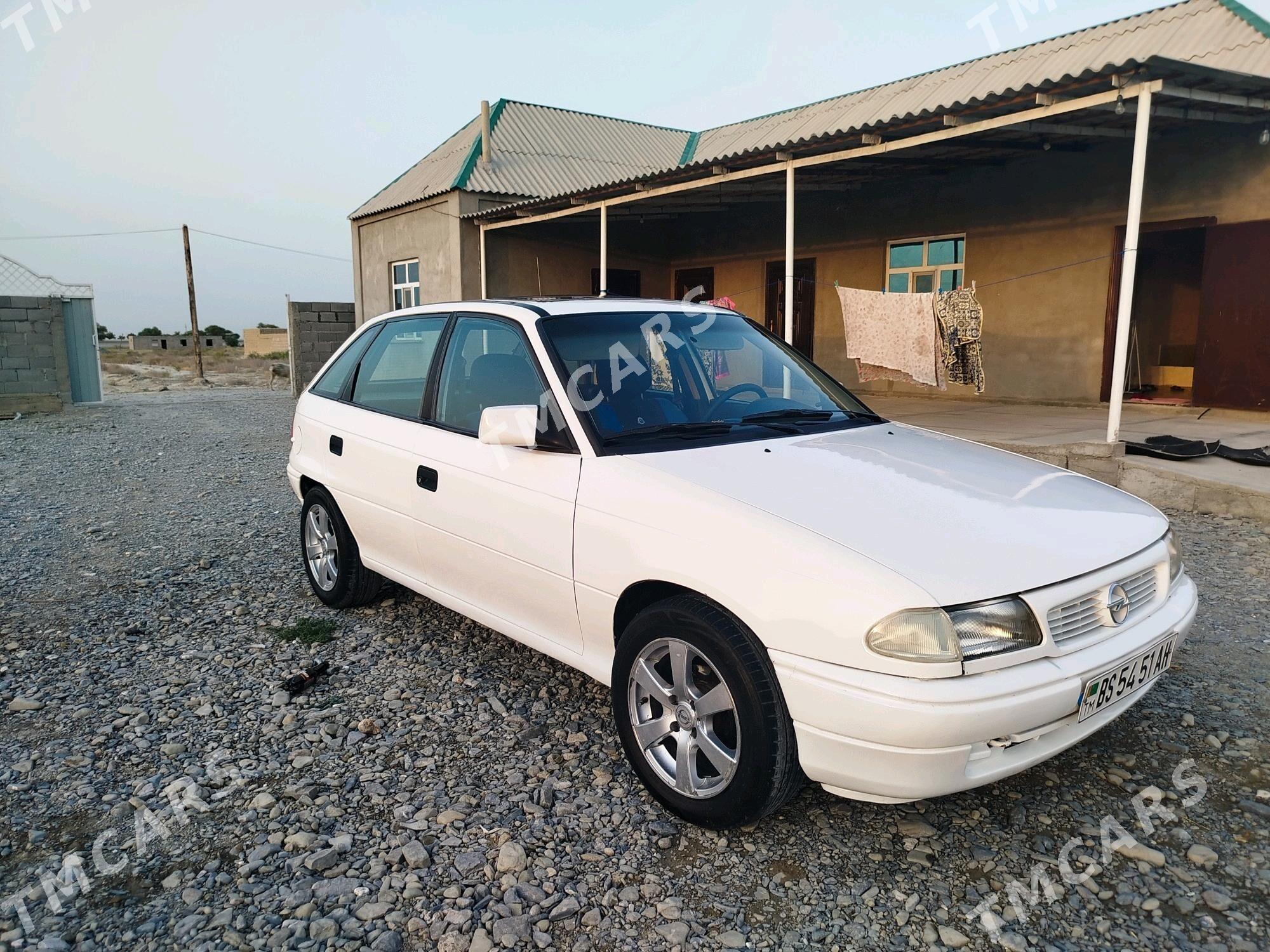 Opel Astra 1991 - 34 000 TMT - Бахарден - img 5