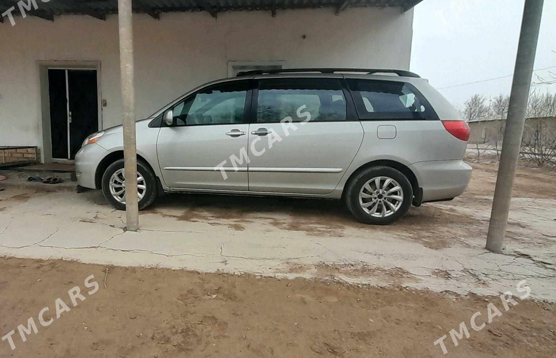 Toyota Sienna 2006 - 240 000 TMT - Türkmenbaşy etr. - img 2