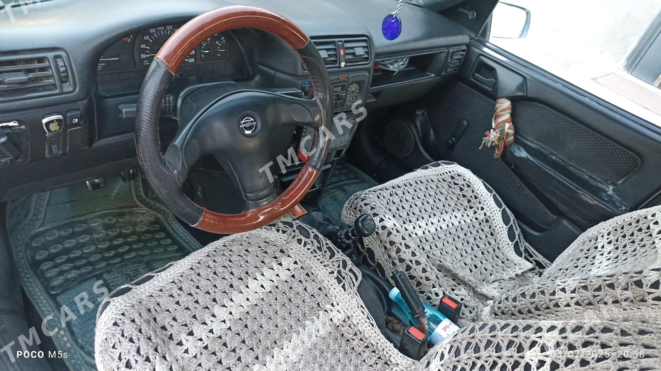 Opel Vectra 1993 - 39 000 TMT - Бахарден - img 5
