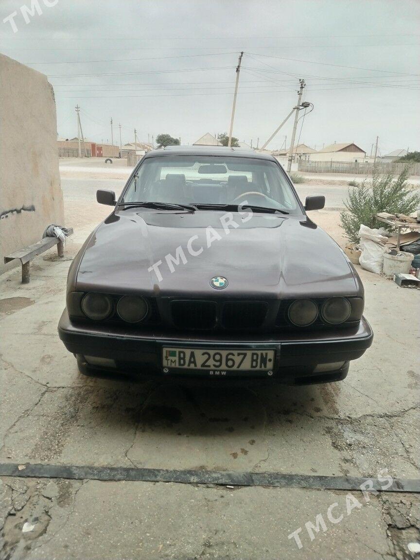 BMW 5 Series 1995 - 65 000 TMT - Гумдаг - img 2