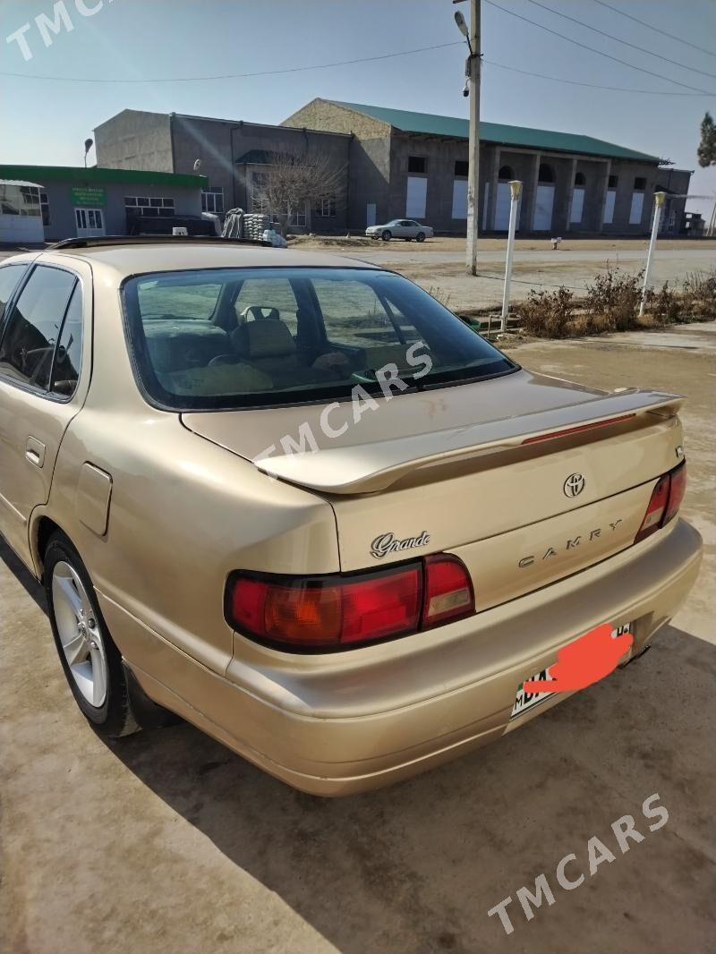 Toyota Camry 1994 - 90 000 TMT - Çärjew - img 2